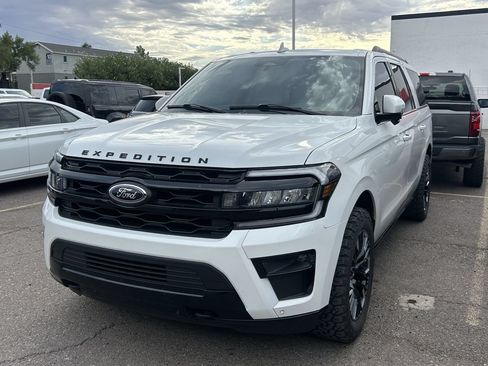 Used 2023 Ford Expedition Max Limited AWD/4WD image 2