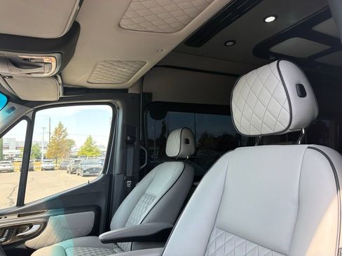 Used 2024 Mercedes-Benz Sprinter 3500 image 5