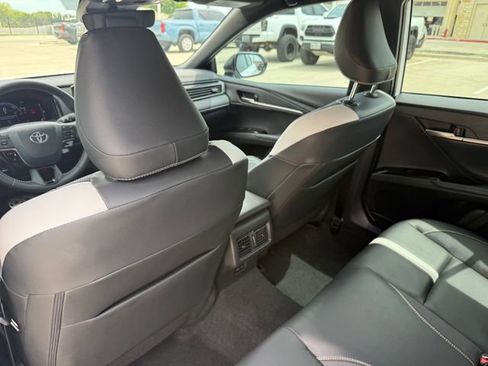 Used 2025 Toyota Camry SE w/ Convenience Package FWD image 25