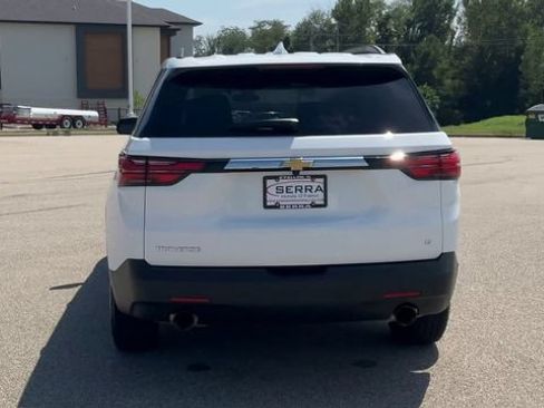 Used 2022 Chevrolet Traverse LT FWD image 7