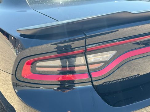 Used 2017 Dodge Charger R/T Scat Pack w/ Beats Audio Group RWD image 15