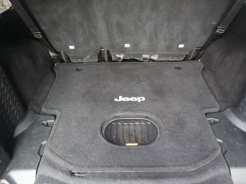 Used 2016 Jeep Wrangler Unlimited Sahara AWD/4WD image 45