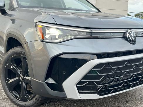 New 2025 Volkswagen Taos SEL image 4