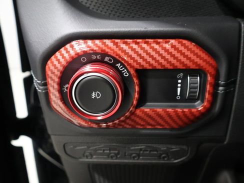 Certified 2025 Jeep Wrangler Unlimited Rubicon w/ XTREMEE 35" Tire Package image 33