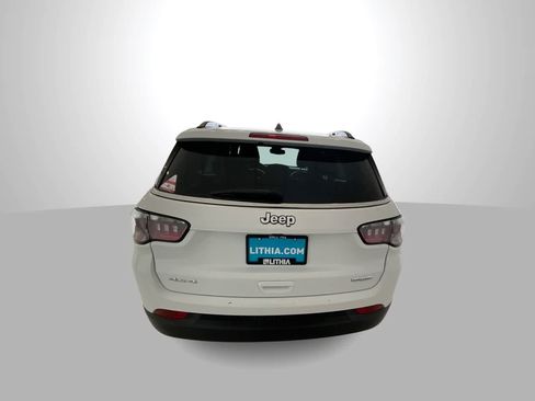 Used 2024 Jeep Compass Latitude AWD/4WD image 7