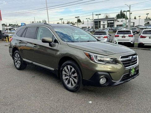 Used 2018 Subaru Outback 2.5i Touring w/ Popular Package #3 image 14