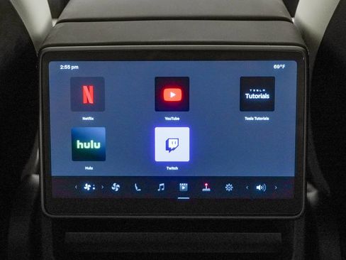 Used 2026 Tesla Model Y AWD image 47