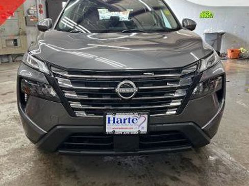 Certified 2024 Nissan Rogue SV AWD/4WD image 2