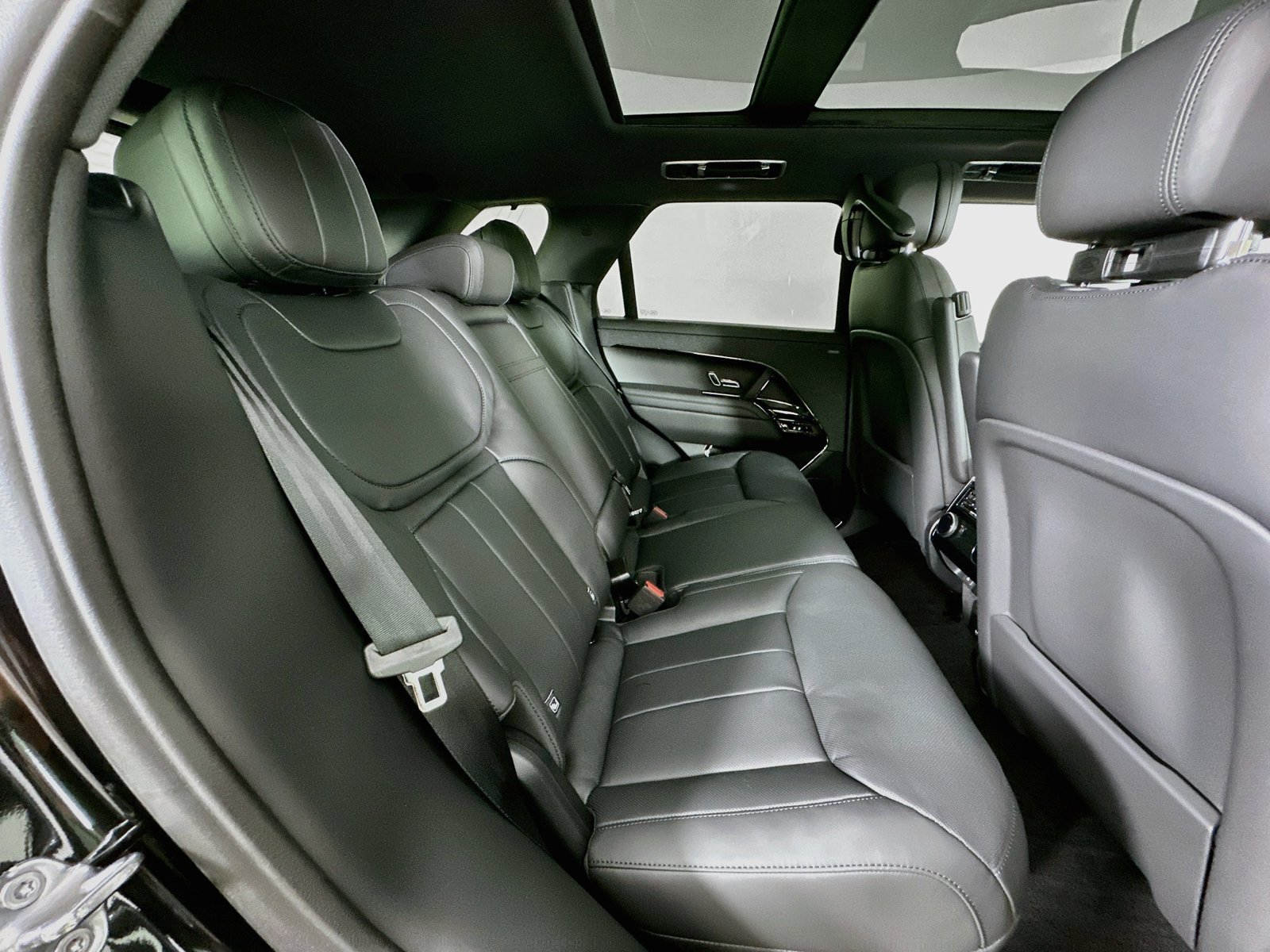 New 2027 Land Rover Range Rover Sport Dynamic SE AWD/4WD image 41