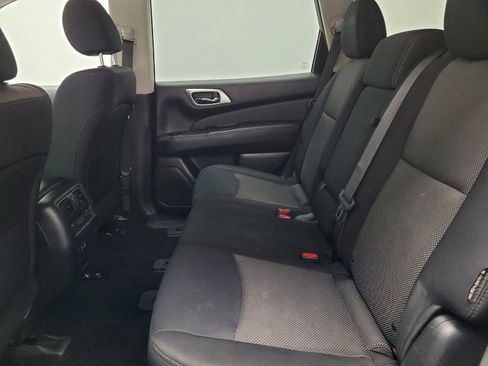 Used 2020 Nissan Pathfinder S FWD image 18
