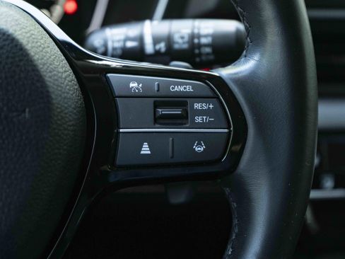 Used 2023 Honda Pilot Touring image 31