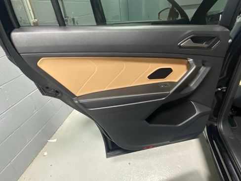 Used 2022 Volkswagen Tiguan SE AWD/4WD image 8