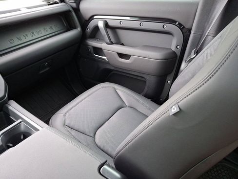 Certified 2025 Land Rover Defender 110 X-Dynamic SE image 11