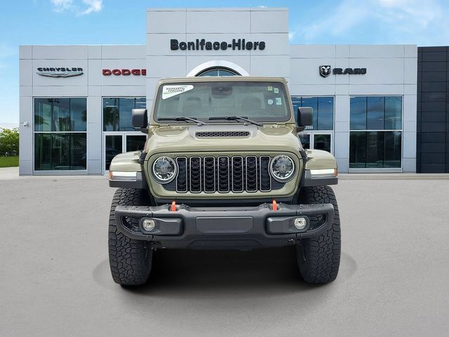 Used 2025 Jeep Gladiator Mojave AWD/4WD image 2