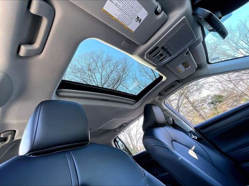 Certified 2025 Toyota Highlander XLE image 13