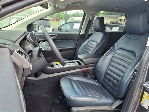 Used 2022 Ford Edge SEL w/ Sport Appearance Package image 12