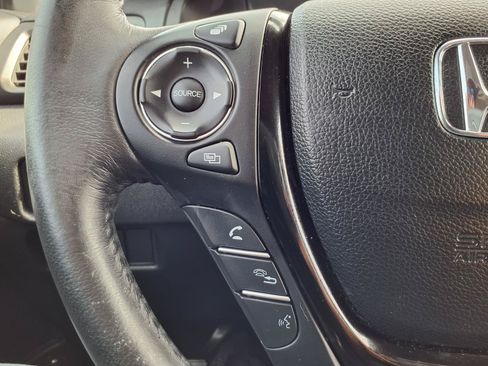 Certified 2017 Honda Pilot Touring image 16