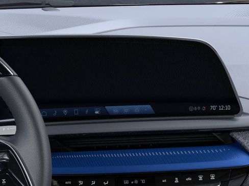 New 2026 Cadillac Optiq Luxury 1 image 20