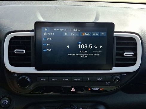 Used 2026 Hyundai Venue SEL FWD image 16