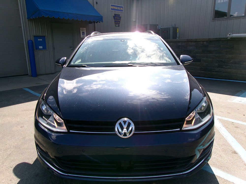 Used 2015 Volkswagen Golf SEL FWD image 2