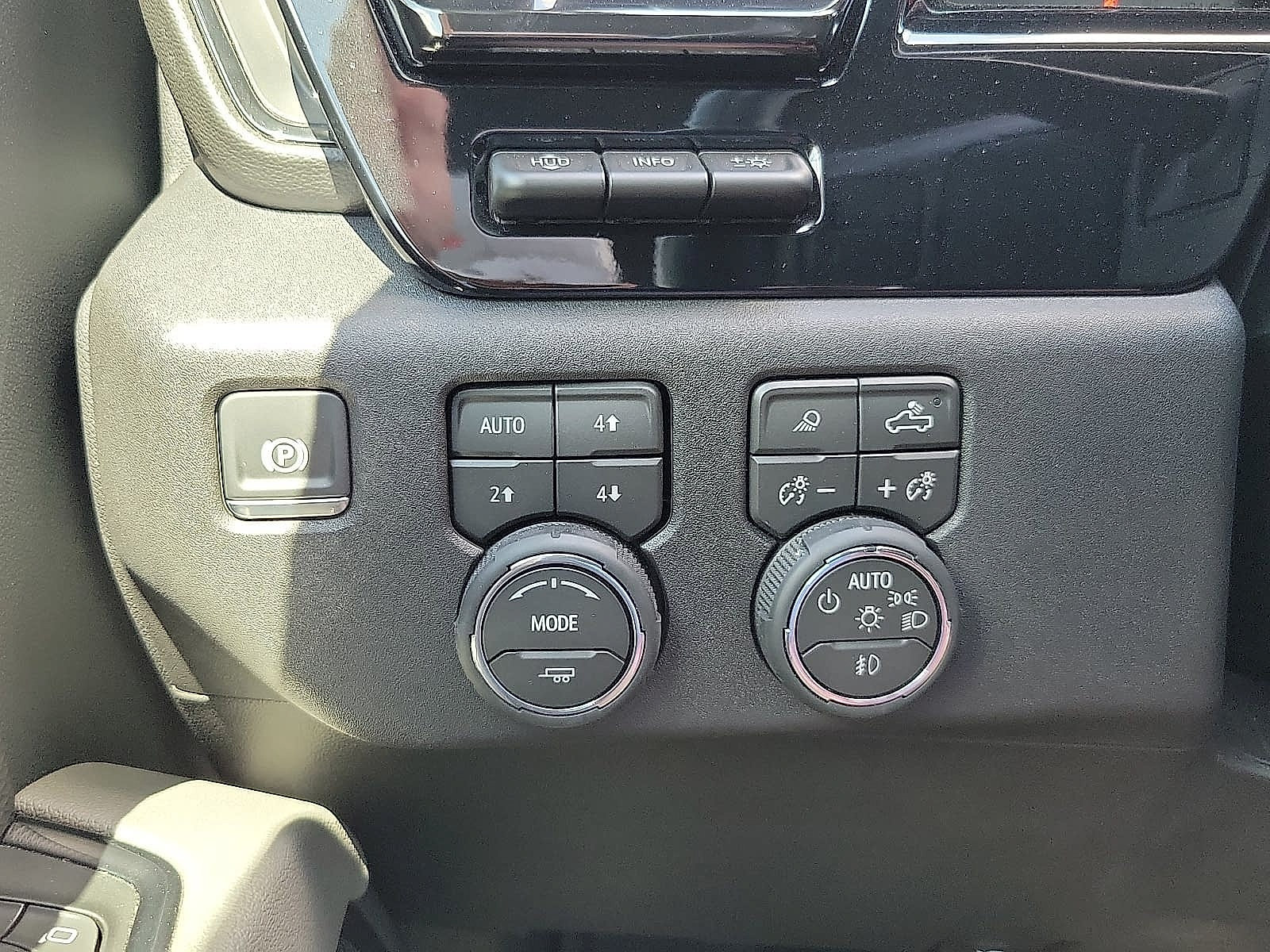 Used 2026 Chevrolet Silverado 2500 ZR2 AWD/4WD image 14