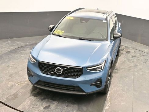 Used 2024 Volvo XC40 B5 Core image 36