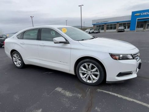 Used 2016 Chevrolet Impala LT w/ Convenience Package FWD image 2