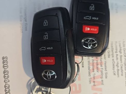 Used 2025 Toyota Camry SE AWD/4WD image 38