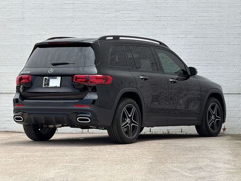 Certified 2024 Mercedes-Benz GLB 250 image 9