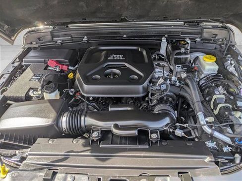 Used 2019 Jeep Wrangler Unlimited Sahara AWD/4WD image 21