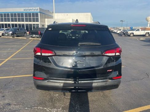 Used 2022 Chevrolet Equinox RS w/ Infotainment Package image 3