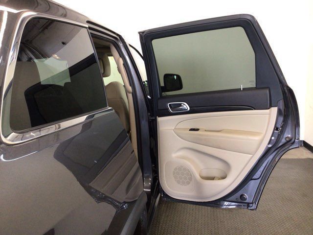 Used 2019 Jeep Grand Cherokee Laredo AWD/4WD image 9