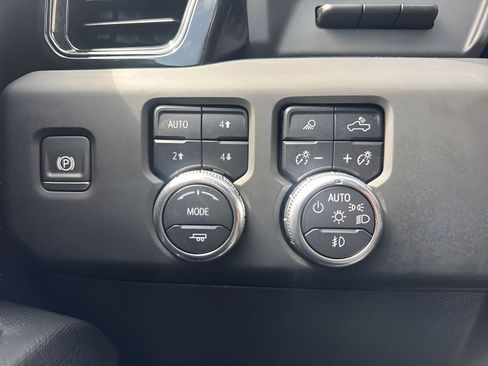 Used 2024 GMC Sierra 1500 AT4X image 26