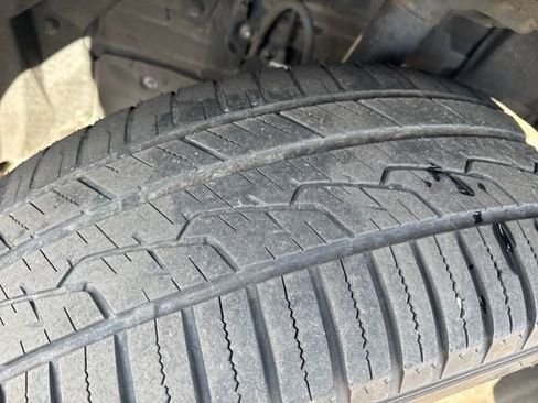 Used 2021 Toyota Venza image 23