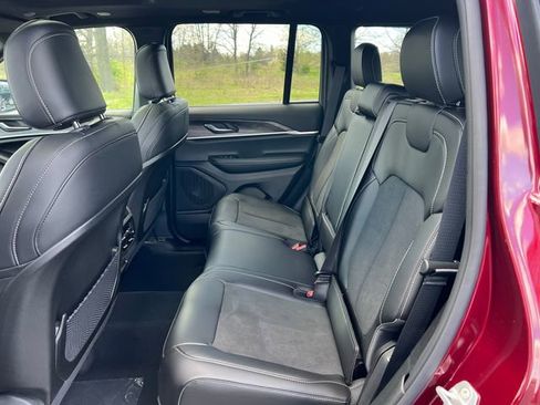 New 2026 Jeep Grand Cherokee Altitude AWD/4WD image 5