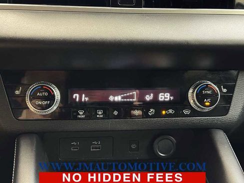 Used 2024 Mitsubishi Outlander SE image 35