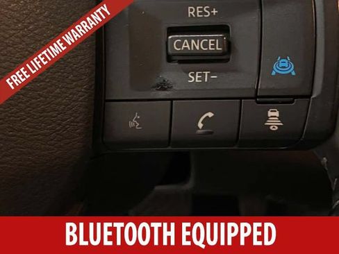 Used 2025 Nissan Rogue SV AWD/4WD image 11