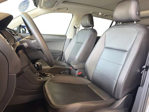 Used 2021 Volkswagen Tiguan SEL AWD/4WD image 25