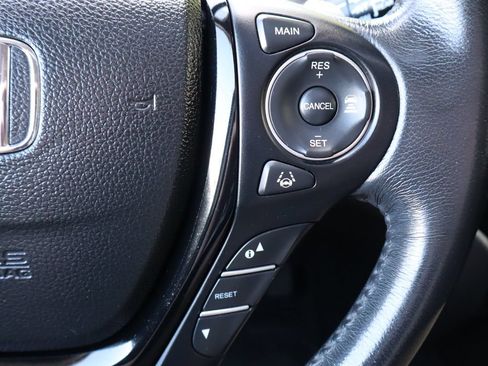 Used 2016 Honda Pilot Touring image 33