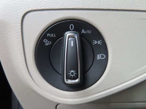 Used 2021 Volkswagen Atlas SEL R-Line AWD/4WD image 46