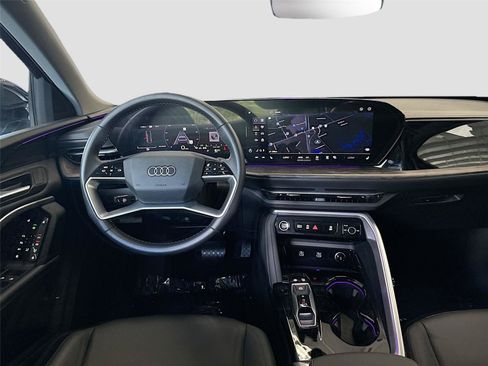 Certified 2025 Audi Q5 Premium w/ Convenience Package AWD/4WD image 23