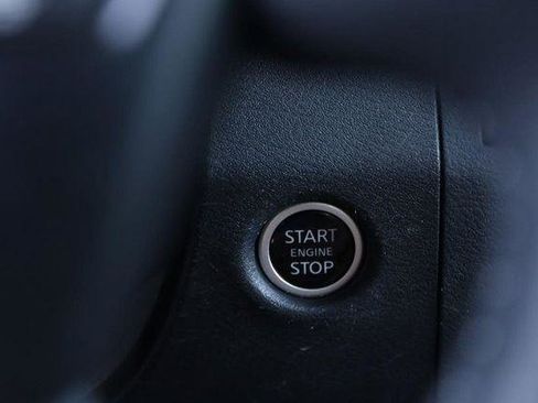 Used 2025 Nissan Frontier SV w/ SV Convenience Package image 14