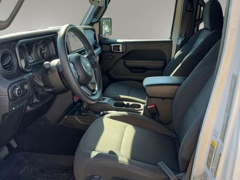 Used 2024 Jeep Wrangler Unlimited Rubicon 4xe image 12