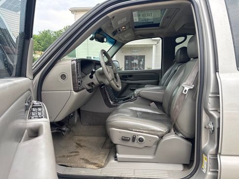 Used 2006 GMC Yukon Denali image 10