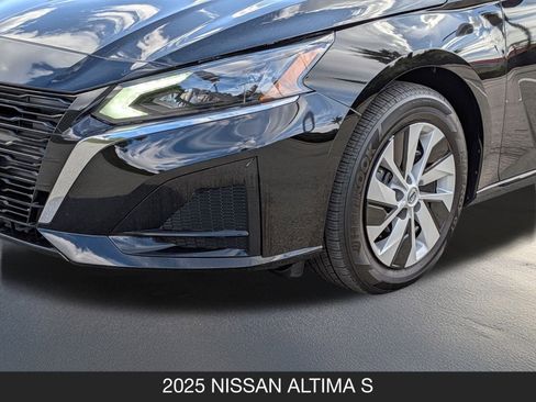Certified 2025 Nissan Altima 2.5 S image 10