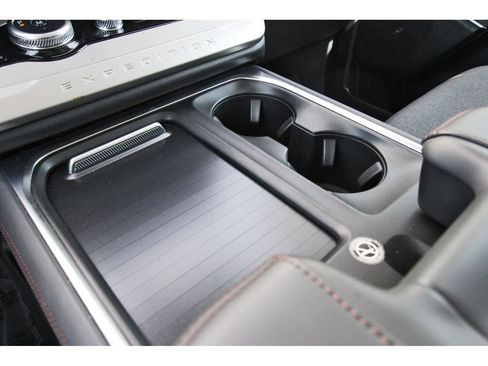 Used 2025 Ford Expedition Max Active RWD image 28
