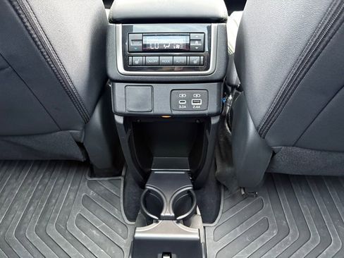 Used 2023 Subaru Ascent Onyx Edition Limited image 13