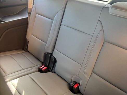 Used 2021 GMC Yukon SLT w/ SLT Luxury Package image 9