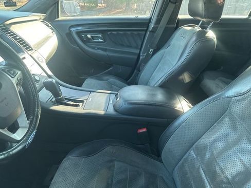 Used 2015 Ford Taurus SHO image 7