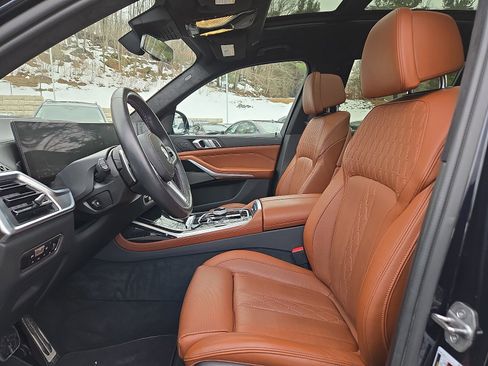 Used 2023 BMW X7 M60i w/ Executive Package image 14